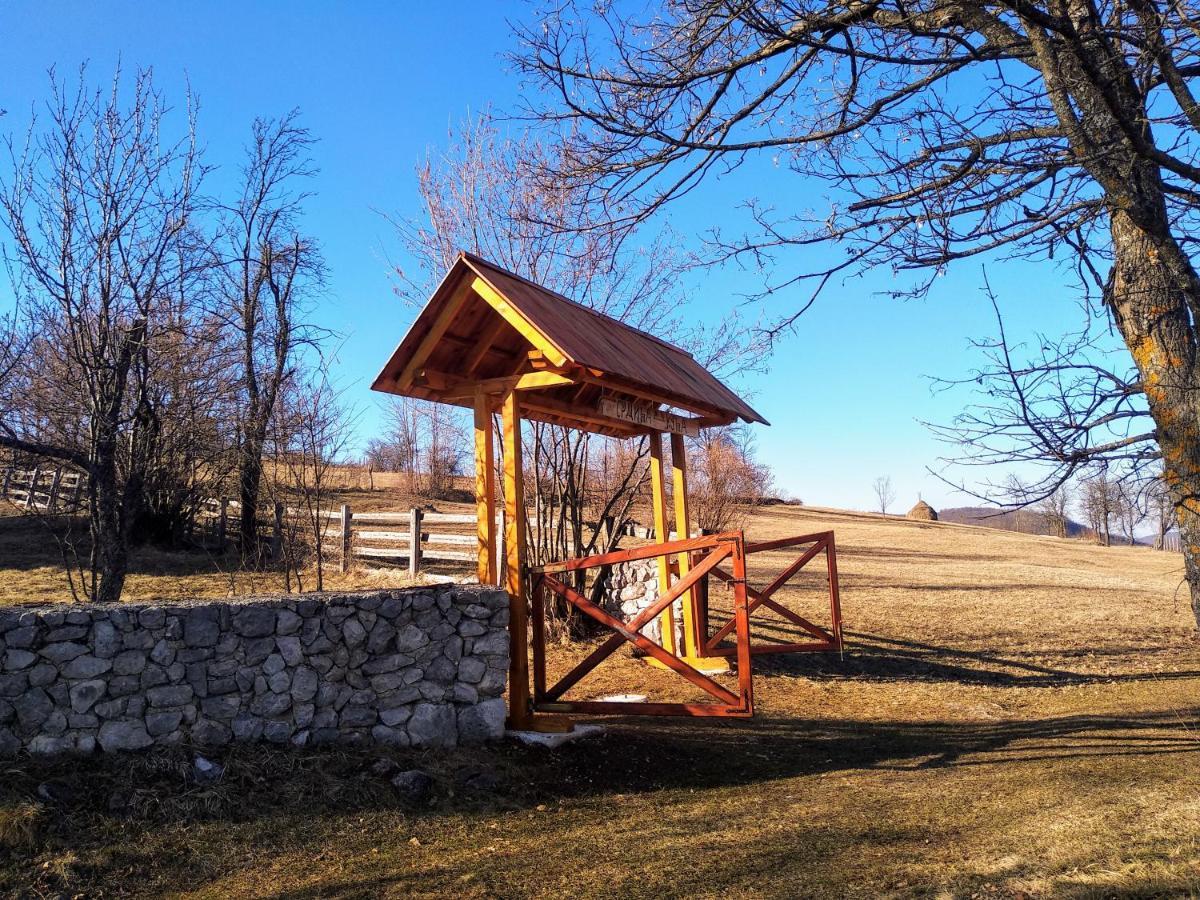 Srdica Kuca Villa Trnava  Bagian luar foto